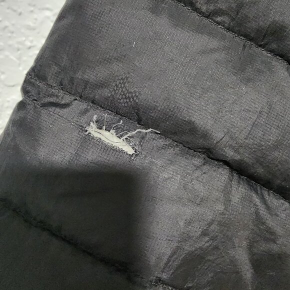 Bundle Of 2 Kids Patagonia Jacket/Sweater Size Medium With Flaws Warm Duckdown - Picture 12 of 16